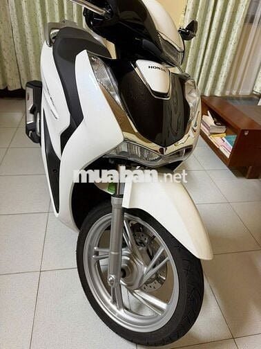 Xe SH160 ABS 2025 màu trắng, tình trạng keng 99,99