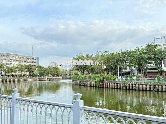 🟥Bán Biệt Thự 2 Mặt Tiền _ Trường Sa _ 10 x17m_ Nở Hậu Nhẹ Tài Lộc.