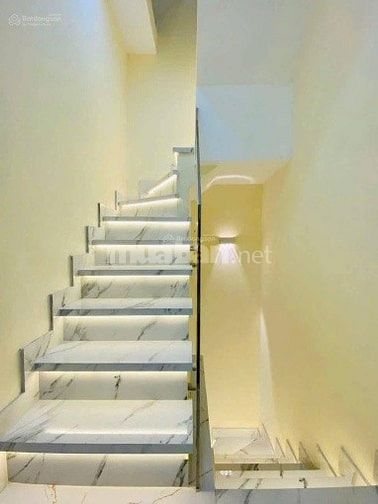 KẸT TIỀN!! Cần bán gấp, đường Nguyễn Thị Minh Khai, phường Dakao, Q1 