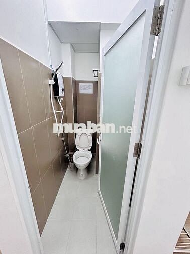 Cho NỮ thuê phòng ban công 25m2, Q3, nhà mặt tiền