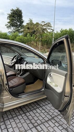 Kia Morning Vàng cát 5 chỗ Số tự động
