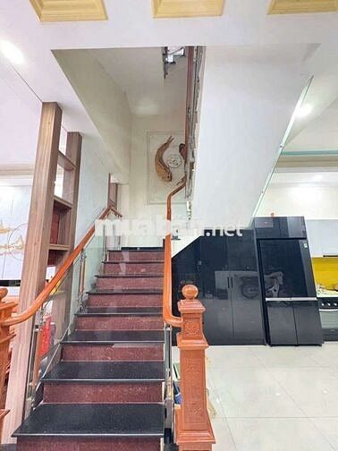 7tỷ8NHÀ MẶT TIỀN KHU SÂN VẬN ĐỘNG DĨ AN