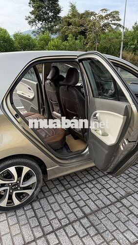 Kia Morning Vàng cát 5 chỗ Số tự động