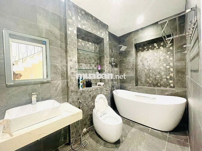 CHO THUÊ NHÀ MẶT TIỀN ĐƯỜNG SƯ VẠN HẠNH, P12, Q 10 - GẦN VẠN HẠNH MALL