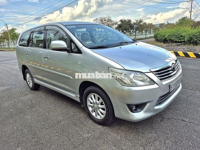 Toyota Innova 2013 2.0E  Xe Rin Đẹp Keng
