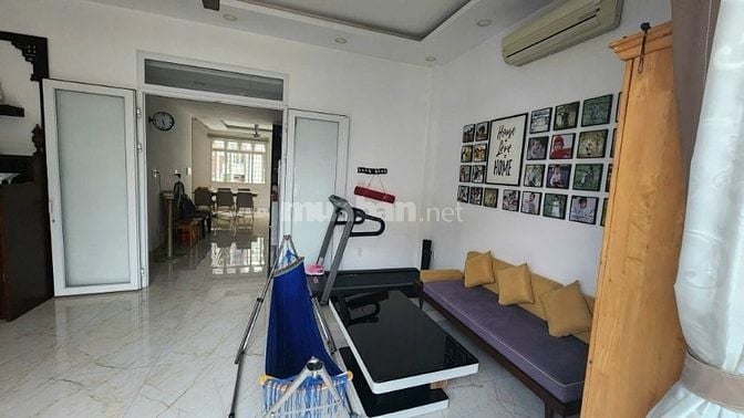 Cho thuê nhà Lê Văn Sỹ, Q3. 6x17m, 3 tầng st, hẻm kinh doanh 8m thông