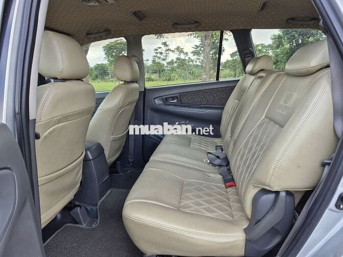 Toyota Innova 2013 2.0E  Xe Rin Đẹp Keng