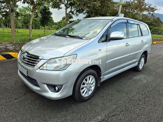 Toyota Innova 2013 2.0E  Xe Rin Đẹp Keng