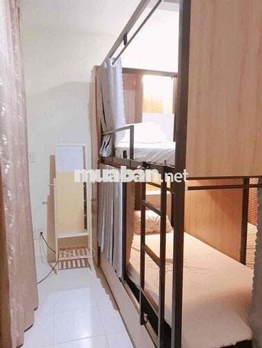 Chốt đơn chiếc giường KTX cao cấp giữa lòng Sài Gòn, bao trọn gói