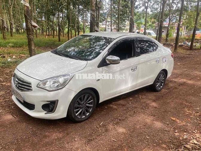 Mitsubishi Attrage 2015 Trắng