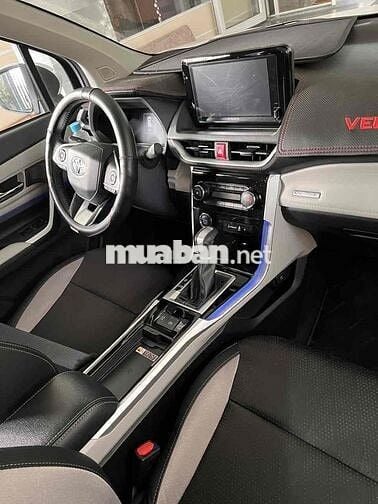 Toyota Veloz Cross CVT 2025 - 4000 km - 1 chủ