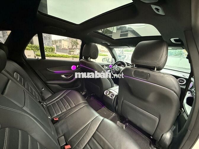 Mercedes GLC300 2018 model 2019 màu trắng