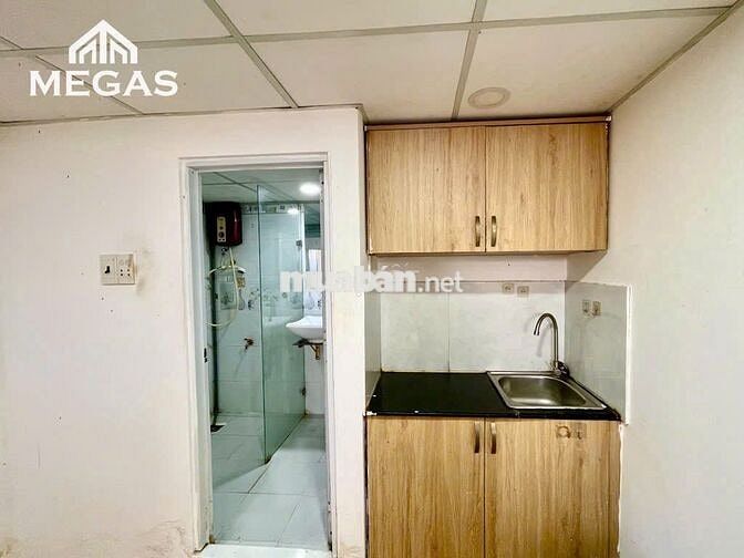 CHDV Quận 10 Cạnh UEH và ĐH Hành Chính đường 3 tháng 2