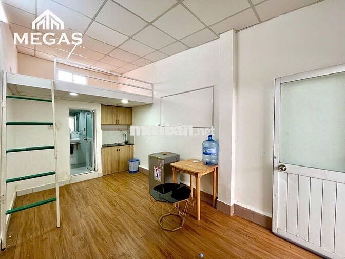 CHDV Quận 10 Cạnh UEH và ĐH Hành Chính đường 3 tháng 2