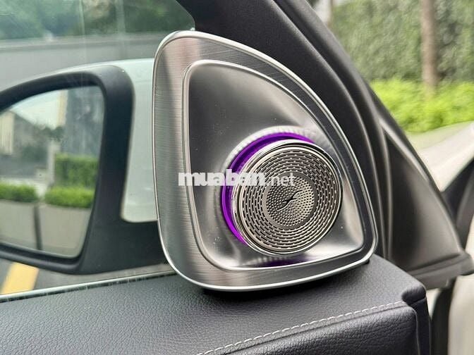 Mercedes GLC300 2018 model 2019 màu trắng