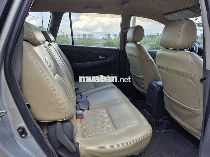 Toyota Innova 2013 2.0E  Xe Rin Đẹp Keng