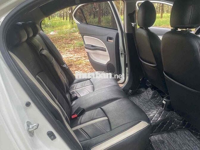 Mitsubishi Attrage 2015 Trắng