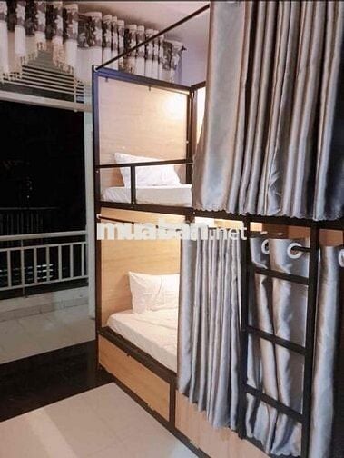 Chốt đơn chiếc giường KTX cao cấp giữa lòng Sài Gòn, bao trọn gói