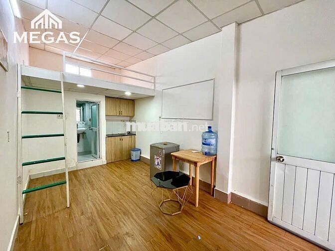 CHDV Quận 10 Cạnh UEH và ĐH Hành Chính đường 3 tháng 2