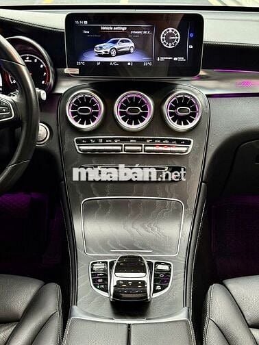 Mercedes GLC300 2018 model 2019 màu trắng