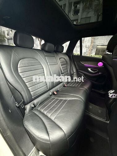 Mercedes GLC300 2018 model 2019 màu trắng