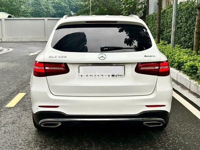 Mercedes GLC300 2018 model 2019 màu trắng