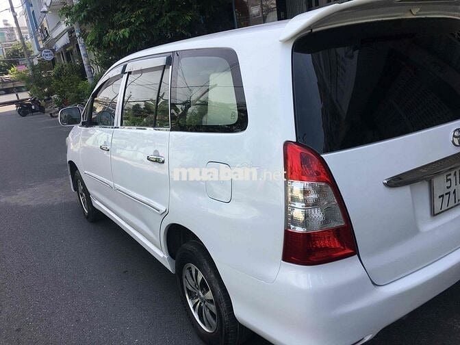 Toyota Innova 2013 mt j - 123456 km