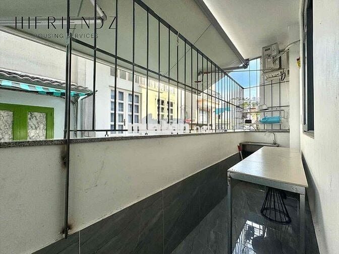 Căn hộ mini Full nội thất Tách Bếp có Ban công kế cầu Chữ Y quận 5