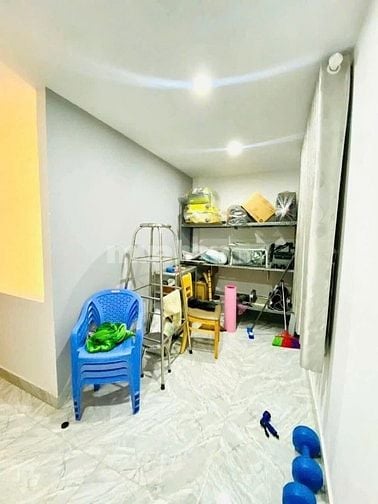 Cần bán gấp nhà Lý Nam Đế Phường 7 Quận 11 . 