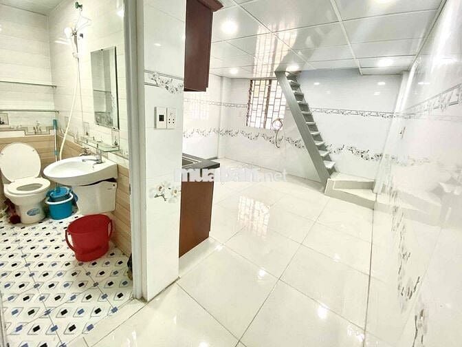 CHO THUÊ PHÒNG TRỌ – TRUNG TÂM QUẬN 5 – NHÀ MỚI, CÓ GÁC, GIỜ GIẤC TỰ D