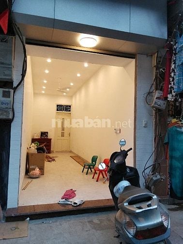 Chính chủ cho thuê mặt bằng tầng 1 phố Khâm Thiên, DT 30m2, 10triệu/th