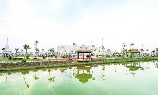 Chính chủ bán đất 4x18m 100% thổ cư sổ đỏ, xây dựng tự do