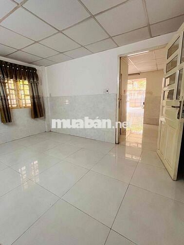 Cho thuê nhà chính chủ  100m2  rộng rãi, 1 phòng khách , 2 PN, 2WC