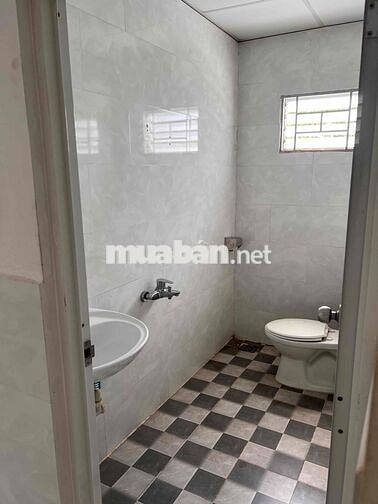 Cho thuê nhà chính chủ  100m2  rộng rãi, 1 phòng khách , 2 PN, 2WC