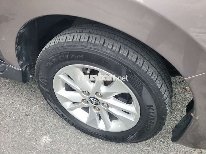 Innova 2018 2.0E - 16000 km