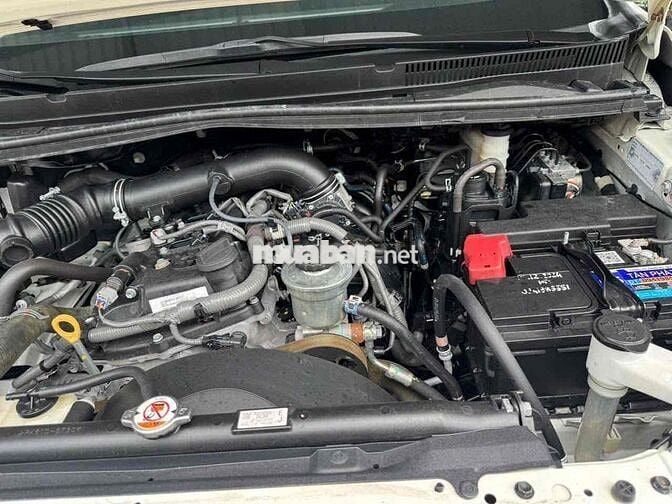 Toyota Innova 2.0E 2022 Trắng