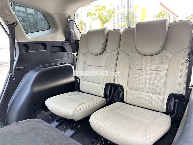 Kia Rondo 2020 máy xăng, số sàn màu trắng