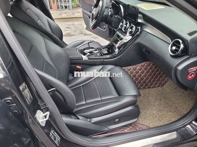 Bán mec 2020 C180 - 110000 km