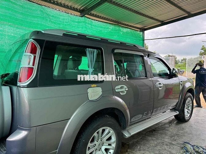 Ford Everest 2015 2.5L 4x2 MT - Khó Có Đối Thủ