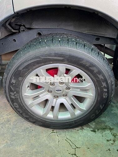 Ford Everest 2015 2.5L 4x2 MT - Khó Có Đối Thủ