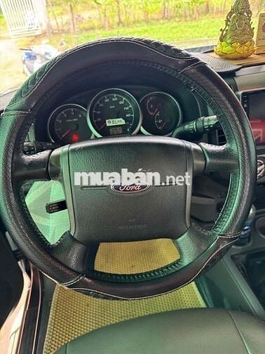 Ford Everest 2015 2.5L 4x2 MT - Khó Có Đối Thủ