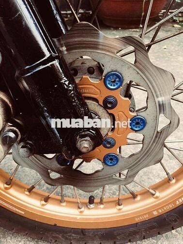 Yamaha Nouvo Thể thao Cam đen