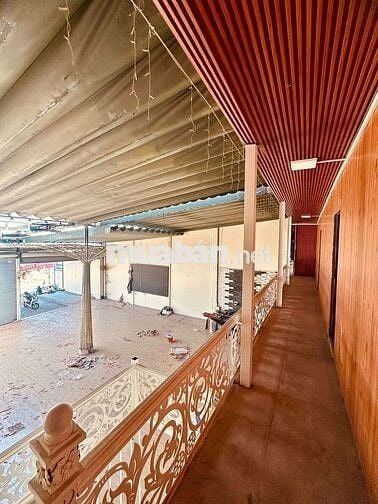 Cho thuê MBKD (12,5x28) có lầu  phòng vip