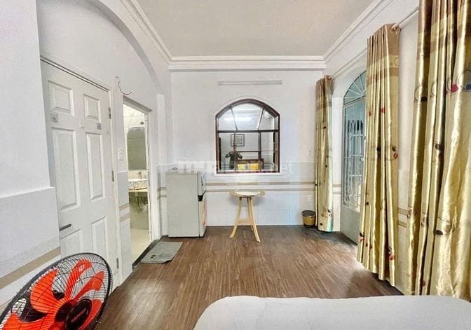 NHÀ KD CHDV/HOMESTAY 8PN FULL NỘI THẤT TRUNG TÂM QUẬN 1