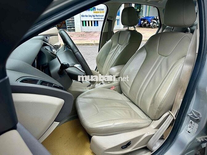 Ford Focus 2013 Bạc , bảo hành chính hãng