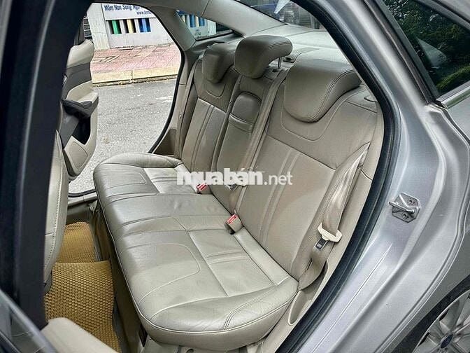 Ford Focus 2013 Bạc , bảo hành chính hãng