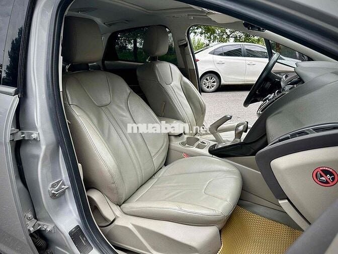 Ford Focus 2013 Bạc , bảo hành chính hãng