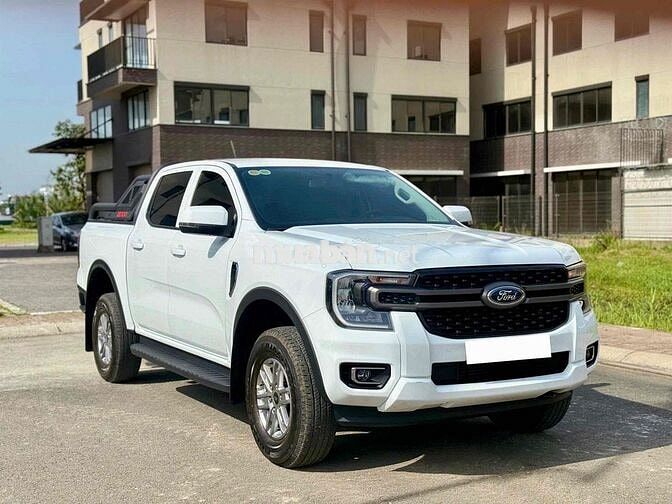 Ford Ranger XLS 2 cầu 2025 Trắng 8000 km siêu cọp