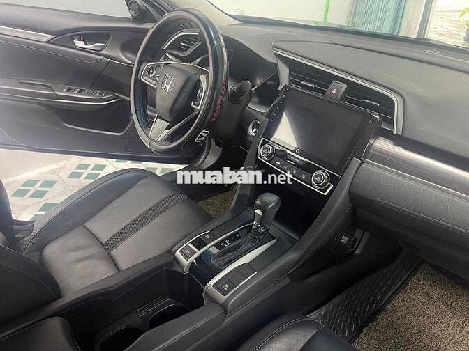 Honda Civic 2020 G Đen 6 vạn km