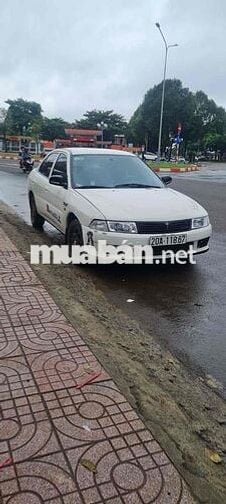 Mitsubishi Lancer 2000 GLXI 1.6 MT - 580000